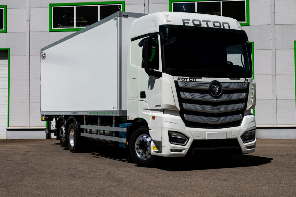 Foton R 6х2 для температурных грузов дебютировал в России
