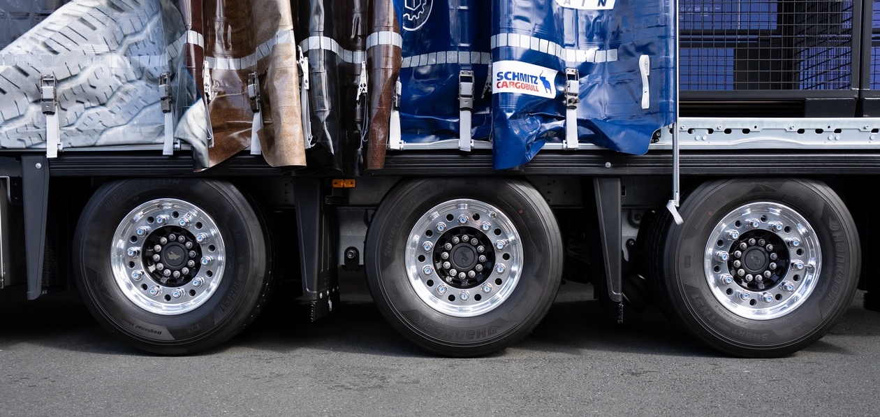 Hankook стала поставщиком шин для прицепов Schmitz Cargobull