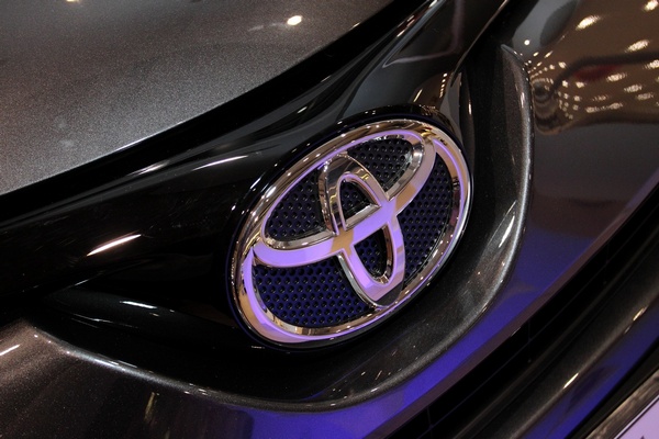 Toyota обеспечит водородом грузовики Scania