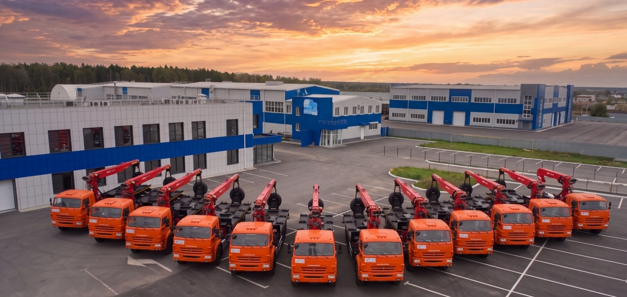 КАМАЗ возобновил выпуск автомобилей с краноманипулятором ИНМАН ИФ 300