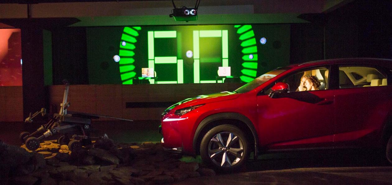 Lexus удивил Петербург выставкой современного искусства