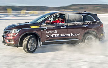Renault Winter Driving School: снег и лед нам не страшны