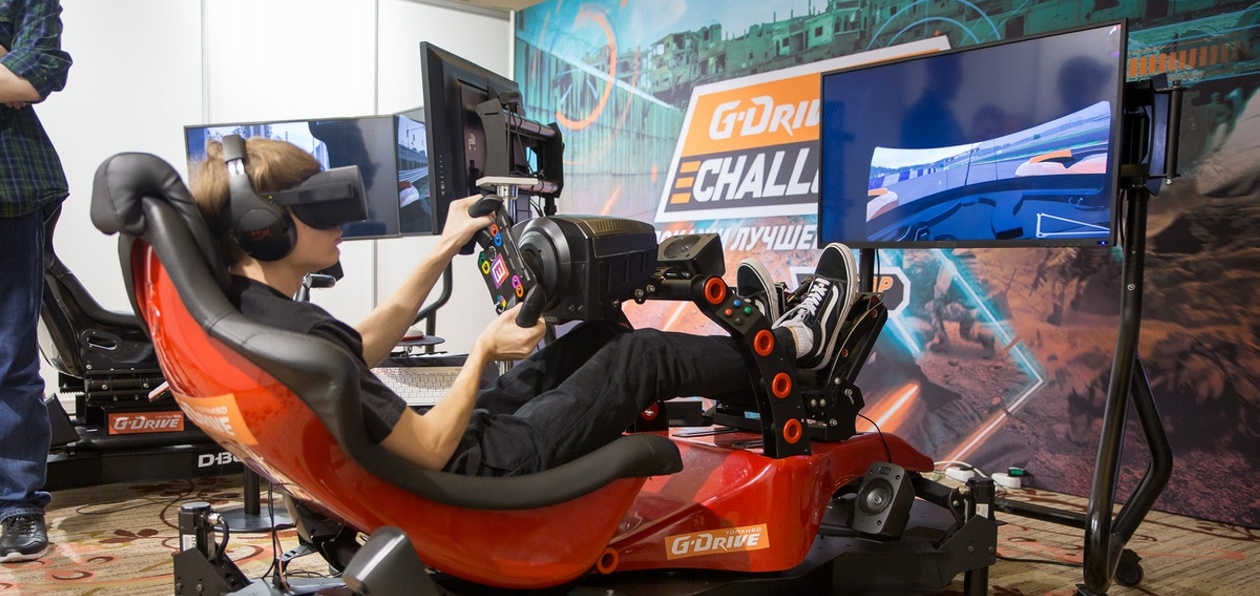 Пилот G-Drive Racing сразился с киберспортсменами
