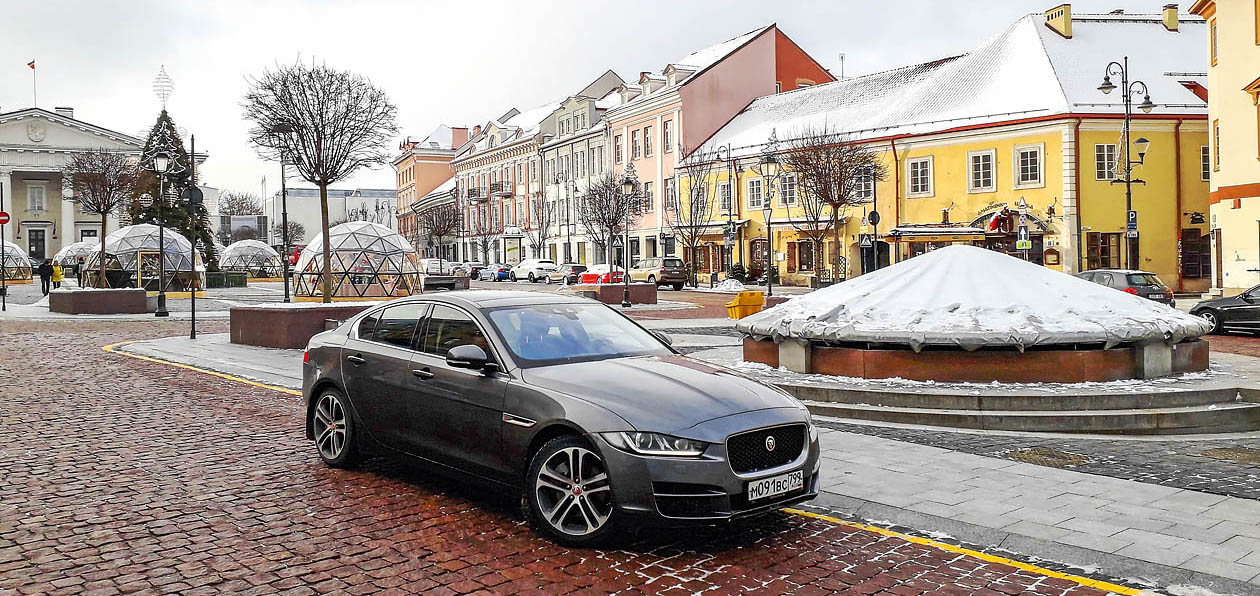 Едем на Новый год из Петербурга в Вильнюс через Минск на Jaguar XE 2.0d