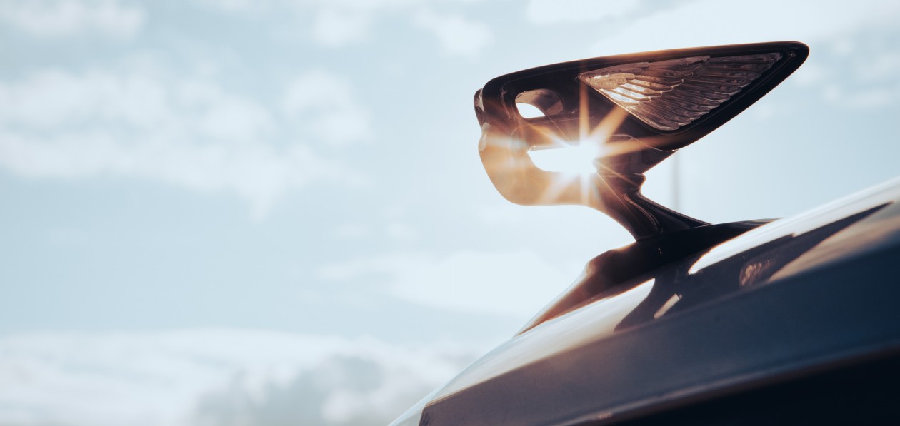 «Осенний тур» Bentley. Экспресс-тест новых Bentayga Speed и Flying Spur: быть и казаться