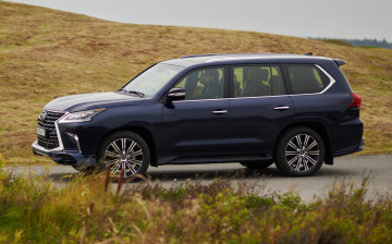 Внедорожник на поле для гольфа: провожаем на почетную пенсию Lexus LX570 и ждем преемника