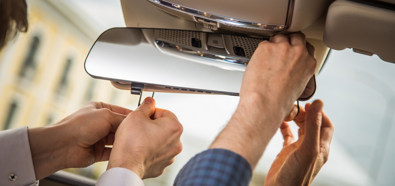 Инсталлируем видеорегистратор в автомобиль: возможные варианты