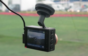 Тест видеорегистратора Garmin Dash Cam 55: коробочка с сюрпризом