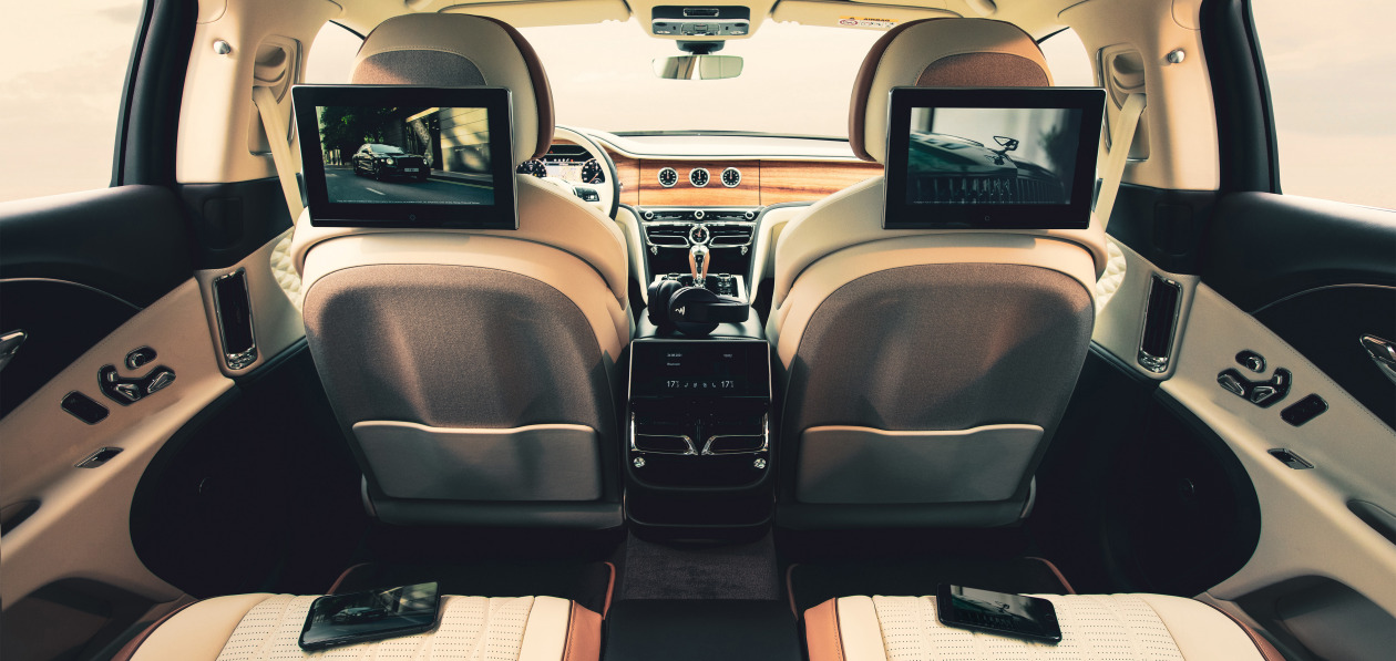 Bentley представила новую систему развлечения для задних пассажиров