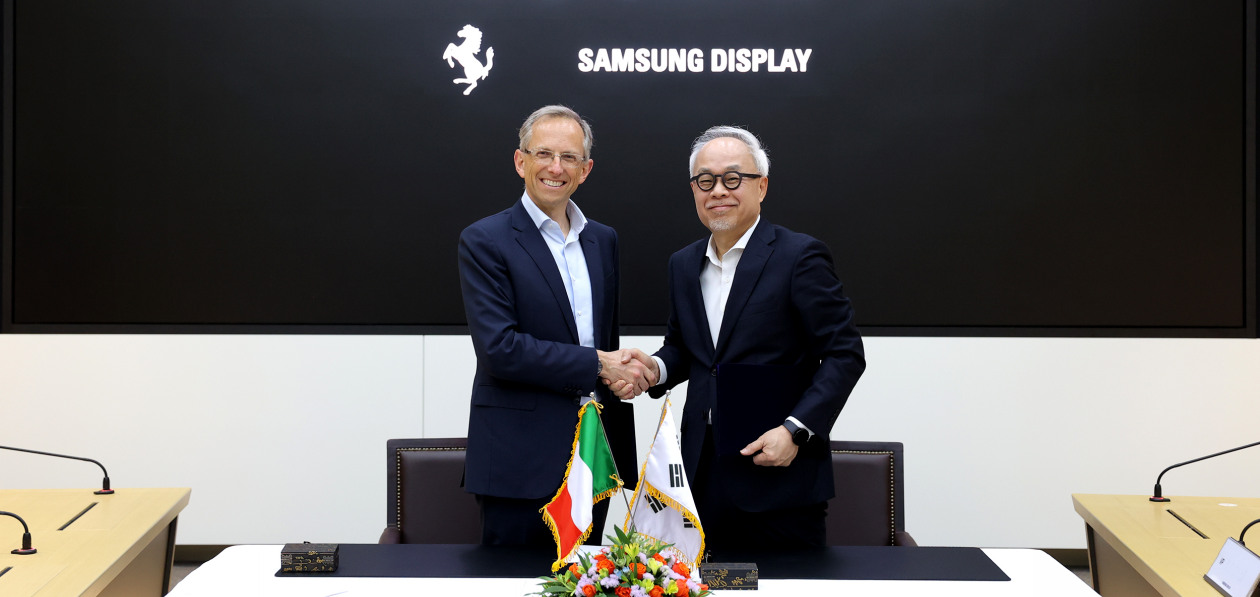 Суперкары Ferrari получат ЖК-дисплеи Samsung