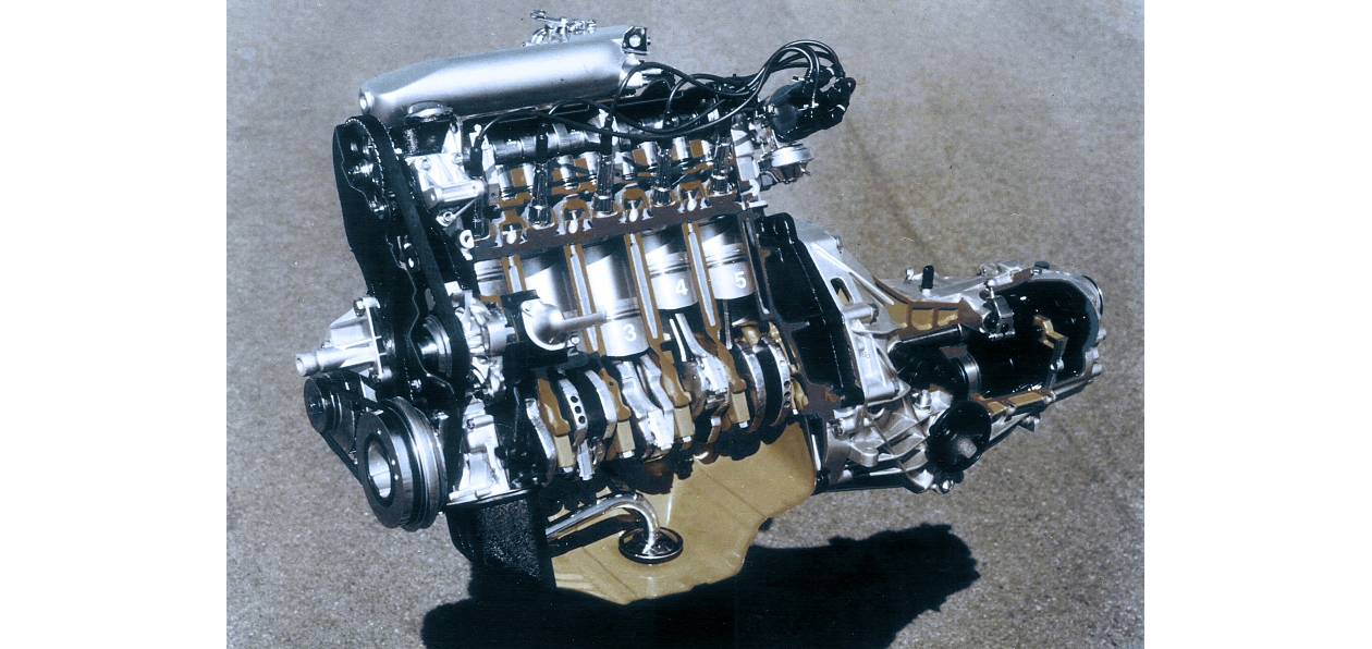 Audi отмечает 40-летие пятицилиндровых двигателей