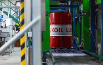 «Лукойл» будет поставлять масла на «Автотор»