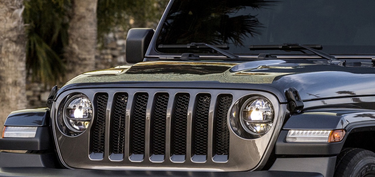 Новый Jeep Wrangler получил фары от Magneti Marelli