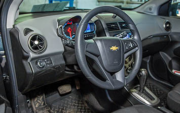 Подержанный Chevrolet Aveo 1.6 (T300): бюджетный «стиляга» на каждый день