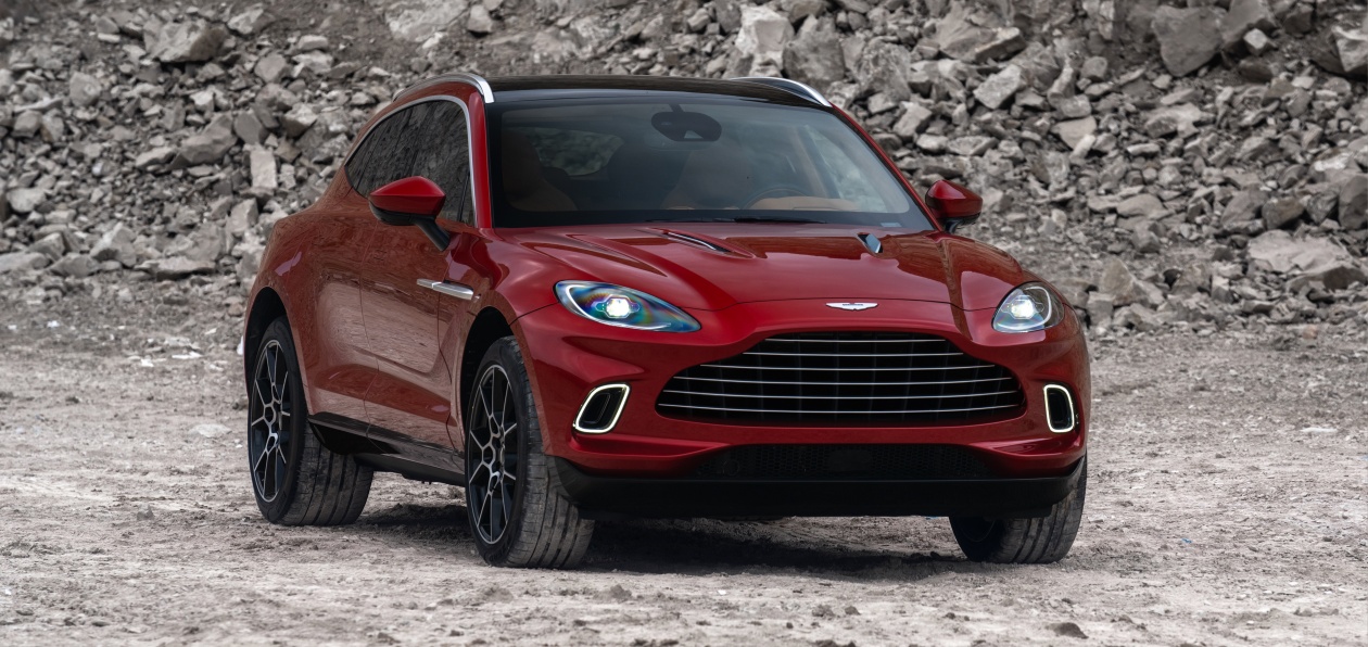 Новый Aston Martin DBX «поедет» на шинах Pirelli