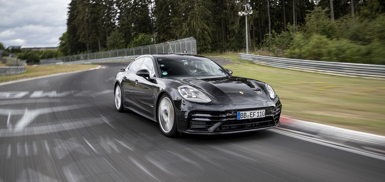 Porsche Panamera и Michelin покорили Нюрбургринг