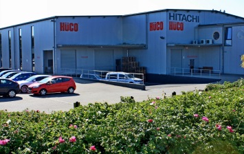 Hitachi отмечает 40-летие бренда Huco