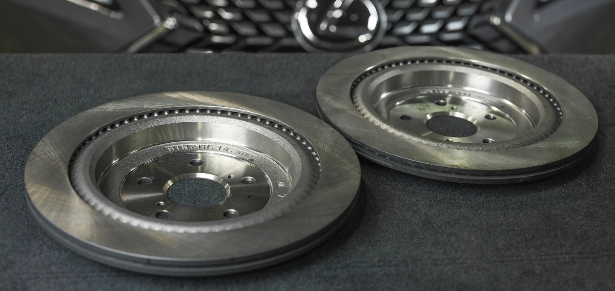 Lexus «скидывает» цены на оригинальные запчасти для владельцев постгарантийных авто