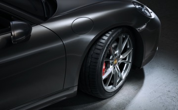 Автомобили Porsche семейства 718 поедут на шинах Hankook
