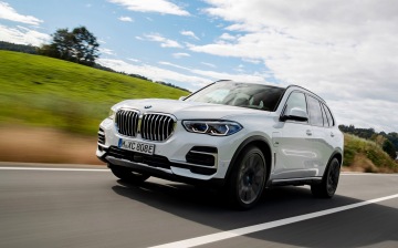 Гибридный BMW X5 получит экологичные шины Pirelli