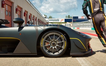 Pirelli разработала слики для Dallara Stradale EXP
