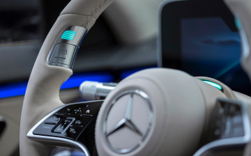 Руки прочь: Mercedes-Benz сертифицировал серийный автопилот третьего уровня