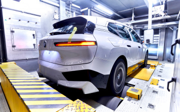 Goodyear обеспечит BMW iX летними и зимними шинами