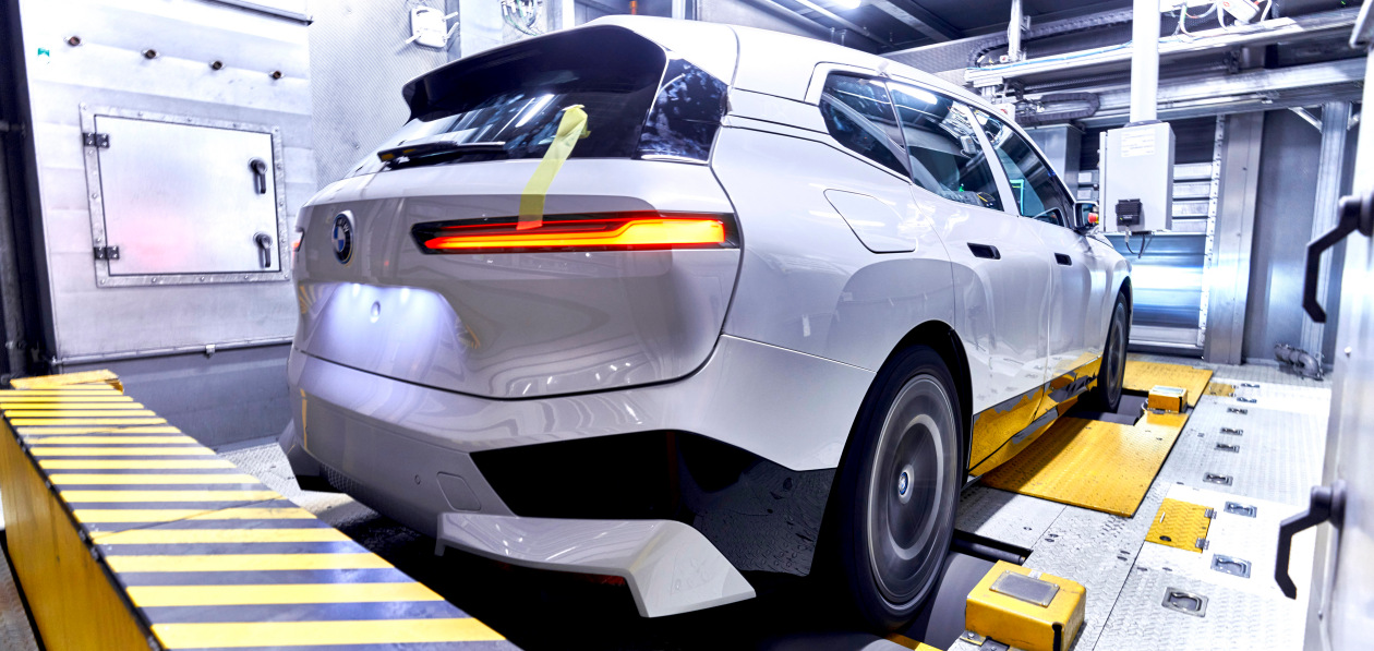 Goodyear обеспечит BMW iX летними и зимними шинами