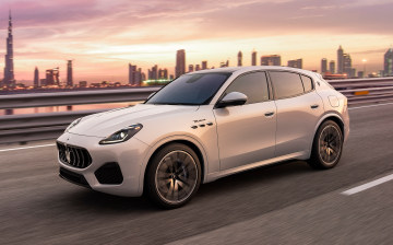 Кроссовер Maserati Grecale обуют в Goodyear
