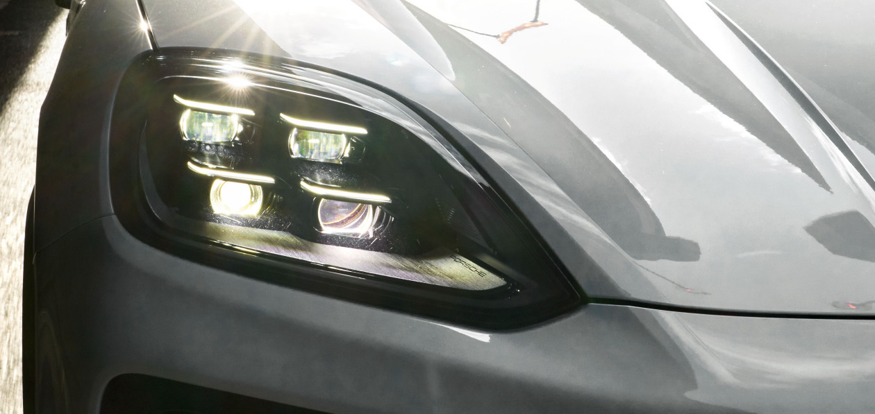 В Hella рассказали о матричных светодиодных фарах для Porsche Cayenne
