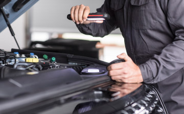 Rolf поставил дилерам Jaguar Land Rover более миллиона литров моторных масел