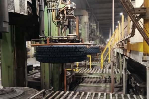 Стало известно, сколько шин в России продаются онлайн