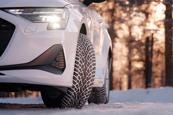 Nokian запустил продажи шины с выдвижными шипами