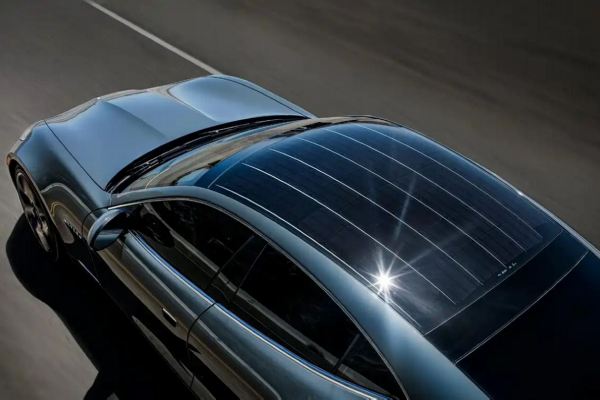Hongqi превращает солнечный свет в энергию для электромобиля