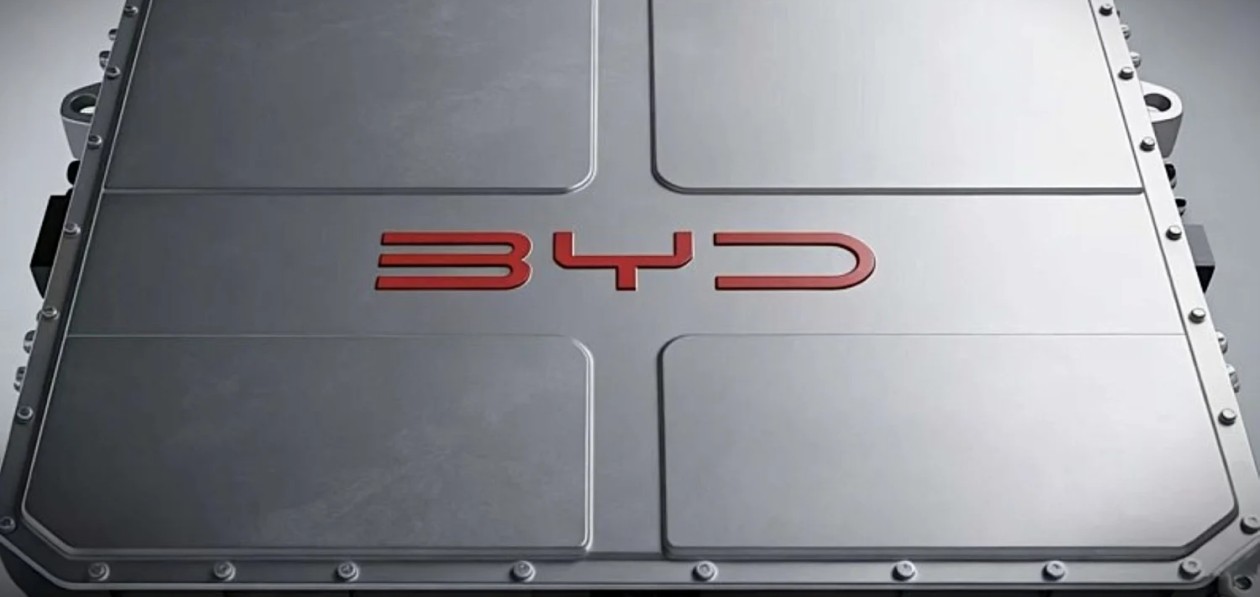 BYD окунет батарейные ячейки в диэлектрик