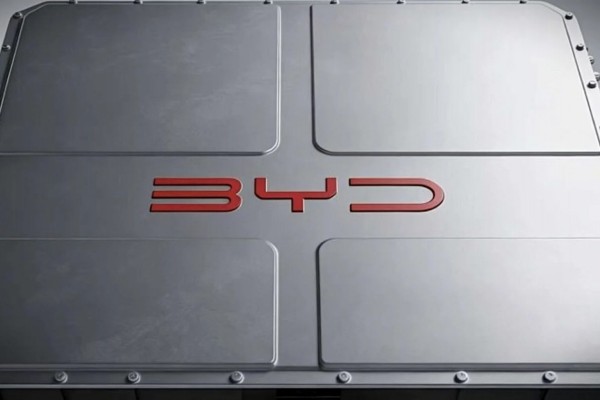 BYD окунет батарейные ячейки в диэлектрик